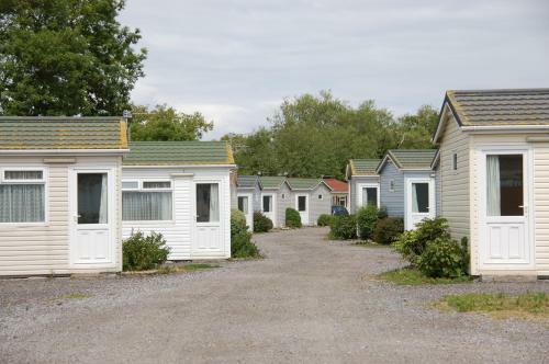 Hotel Warrens Village