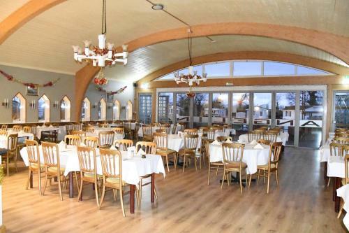 Hotel Warrens Village