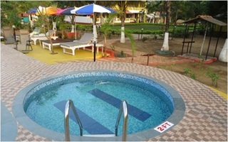 Hotel Morjim Bay Beach Resort