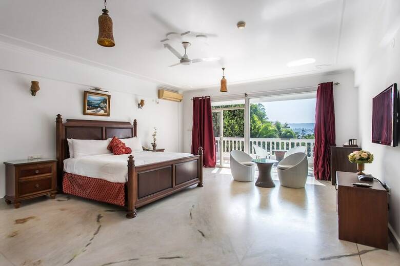 Hotel Safira River Front Resort