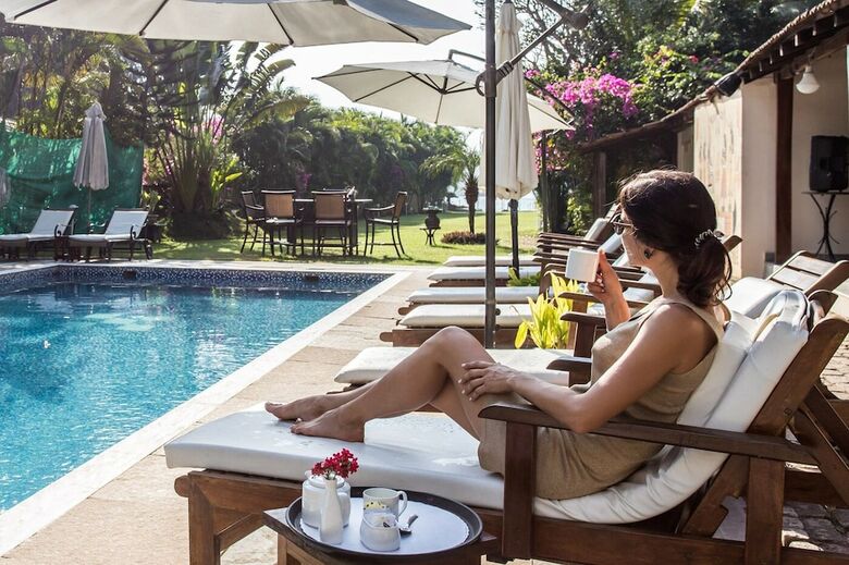 Hotel Safira River Front Resort