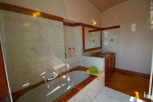 Bed And Breakfast Rivarola Al Tempo Dei Castelli