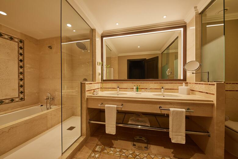 Hotel Secrets Bah�a Real Resort - Adults Only