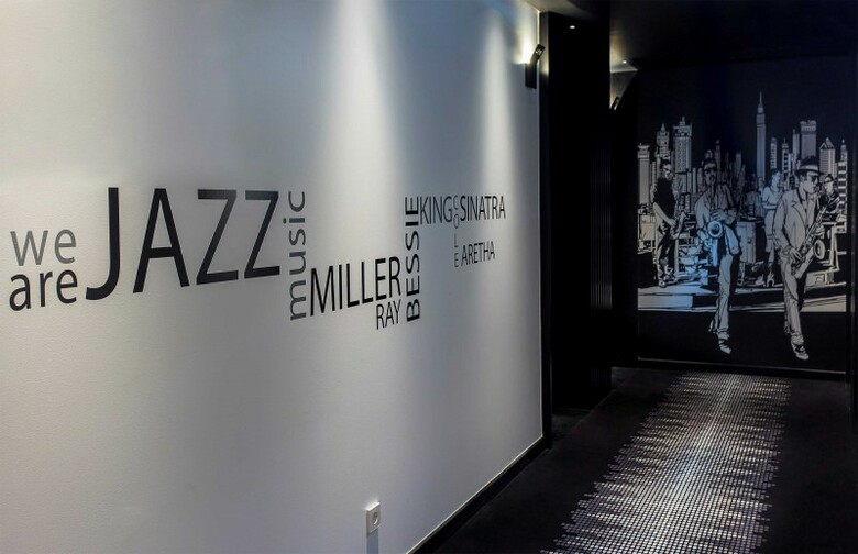 Hotel Hf F�nix Music