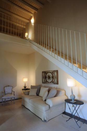 Hostal Castello Camemi