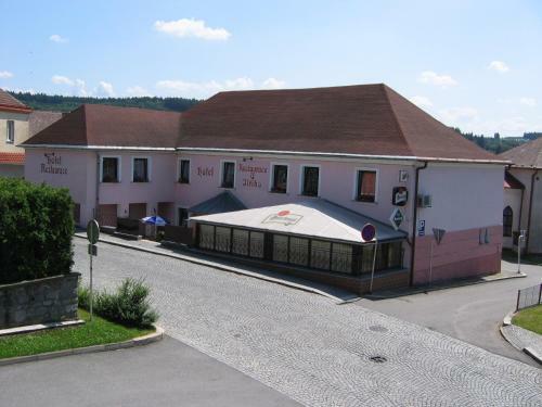 Hotel U Ji?�ho
