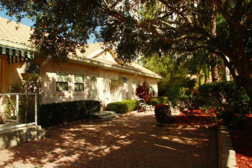 Hotel Rock Lake Resort