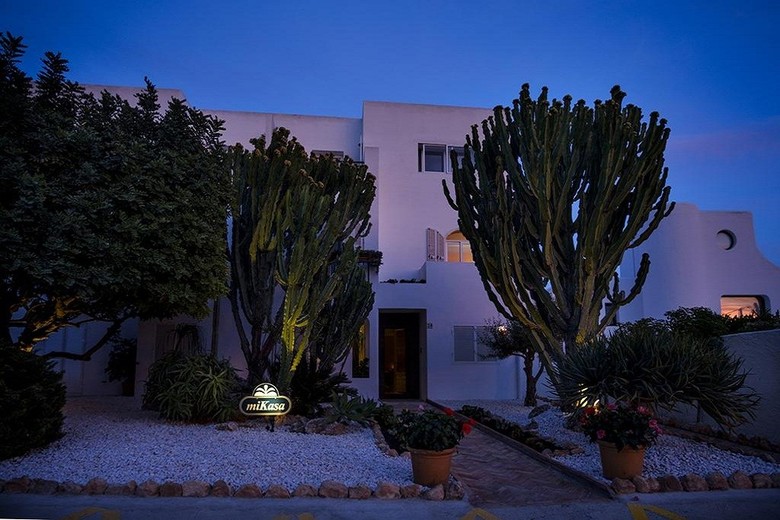 Hostal Mikasa Agua Amarga & Spa