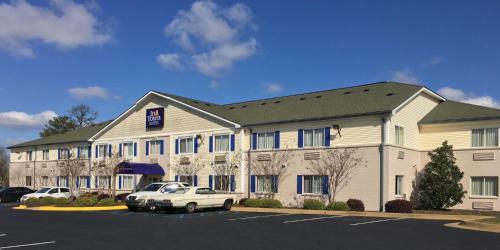 Hotel Home Towne Studios & Suites Tuscaloosa