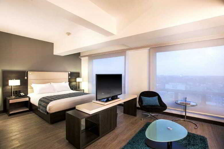 Hotel NH Bogot� Urban 26 Royal
