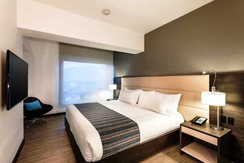 Hotel NH Bogot� Urban 26 Royal