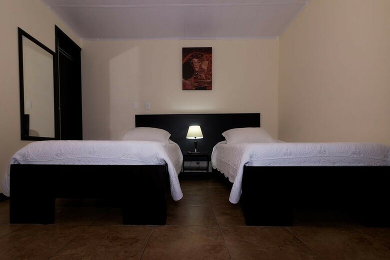 Hostal Alojate In Galer�as