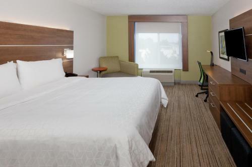 Holiday Inn Express Hotel & Suites Dothan North