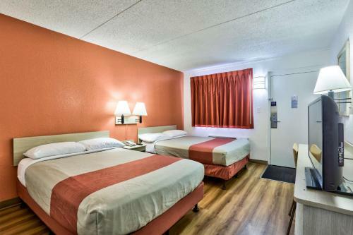 Motel 6 Flagstaff East - Lucky Lane