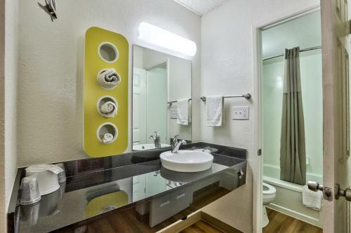 Motel 6 Flagstaff East - Lucky Lane