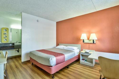 Motel 6 Flagstaff East - Lucky Lane
