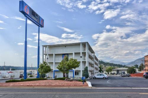 Motel 6 Flagstaff East - Lucky Lane