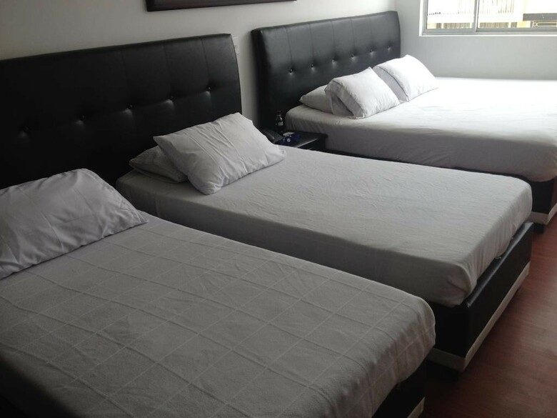 Hotel Feria Nova