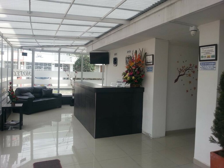 Hotel Feria Nova