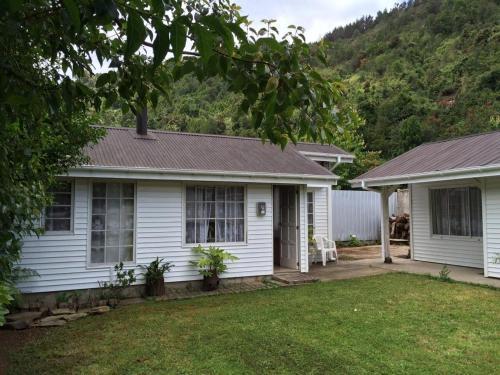 Lodge Hostal Y Caba�as Monte De Sion