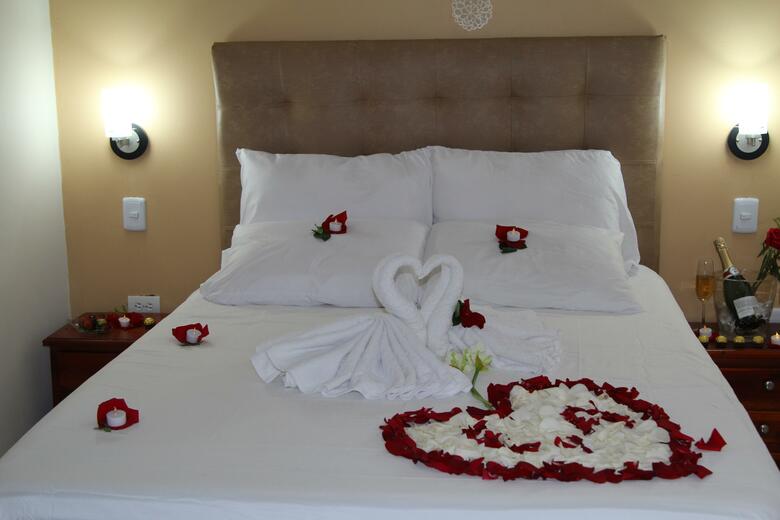 Azu�n Suites Hotel