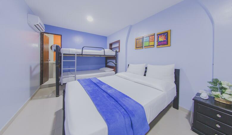 Azu�n Suites Hotel
