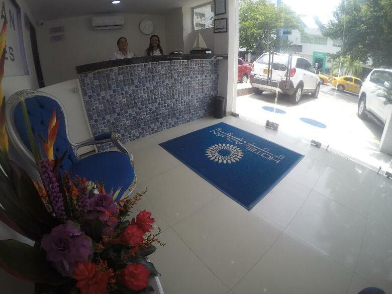 Azu�n Suites Hotel