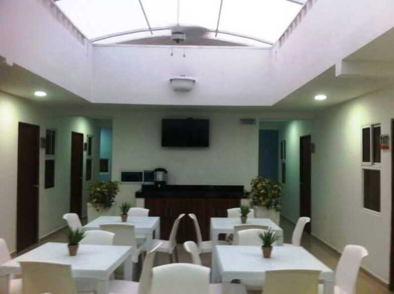 Azu�n Suites Hotel