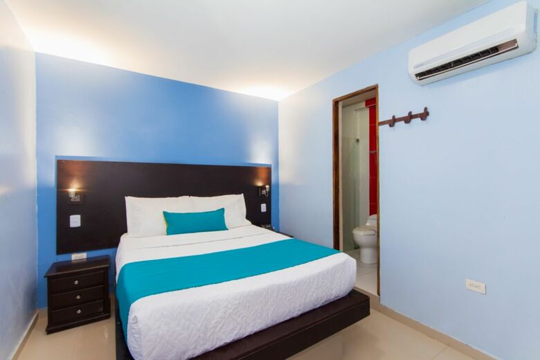 Azu�n Suites Hotel