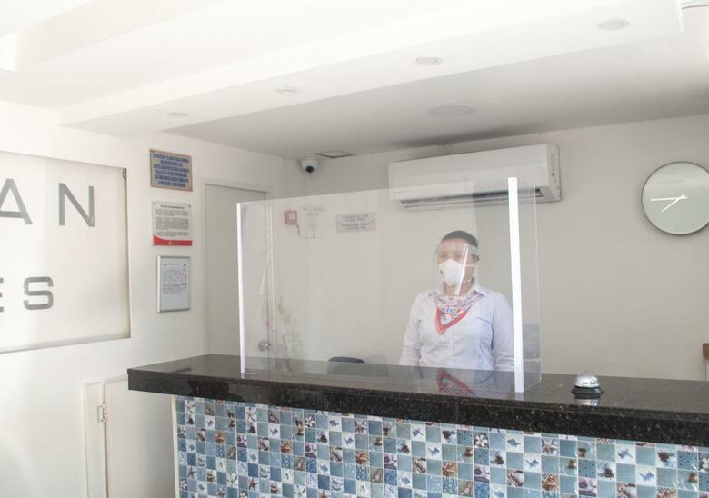 Azu�n Suites Hotel