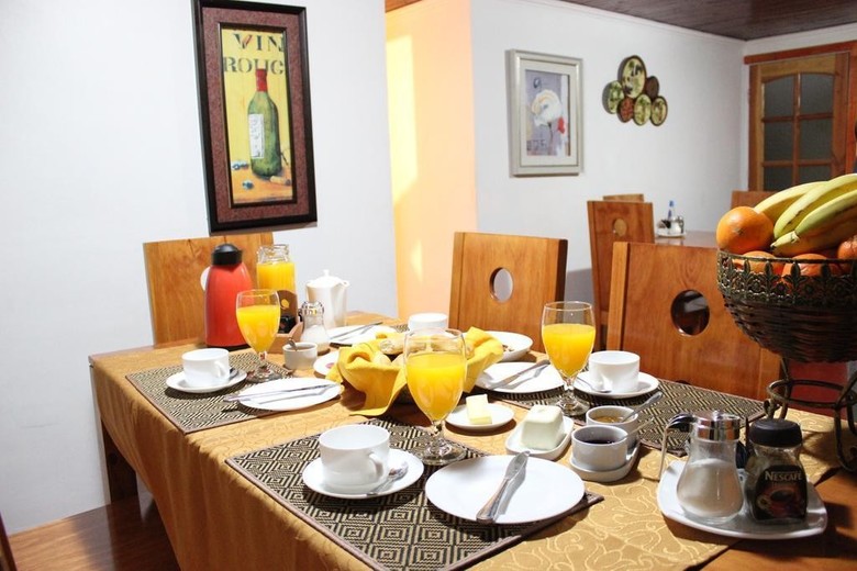 Hostal Tierra Noble Bed & Breakfast