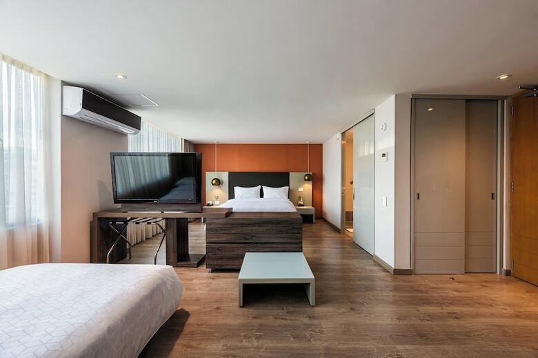 Hotel Holiday Inn Express & Suites Medellin