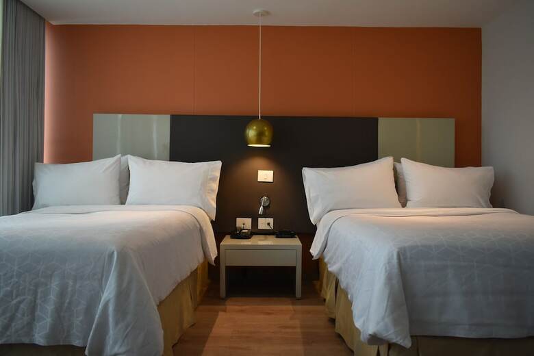 Hotel Holiday Inn Express & Suites Medellin
