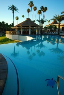 Hotel The Nautical Beachfront Resort