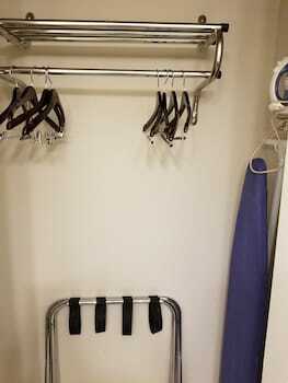Hotel Quality Inn & Suites At Metro Center
