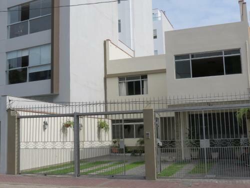 Hostal Miraflores Inn