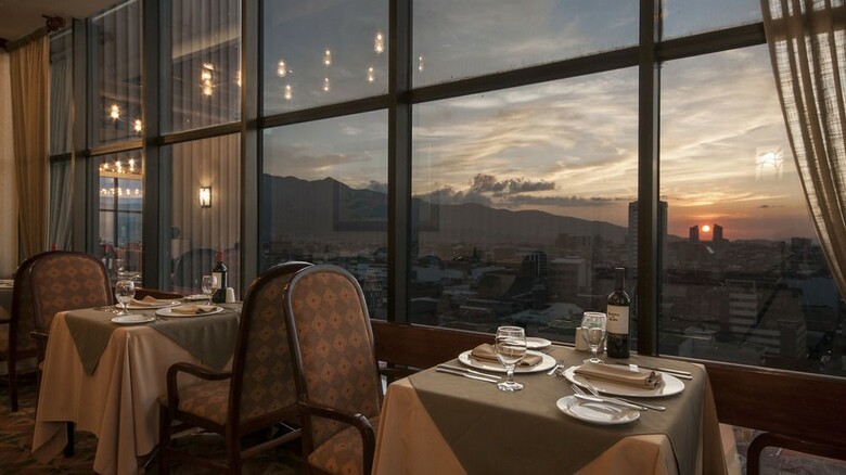 Hotel Holiday Inn San Jose-aurola