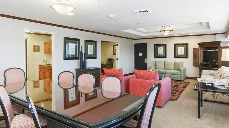 Hotel Holiday Inn San Jose-aurola