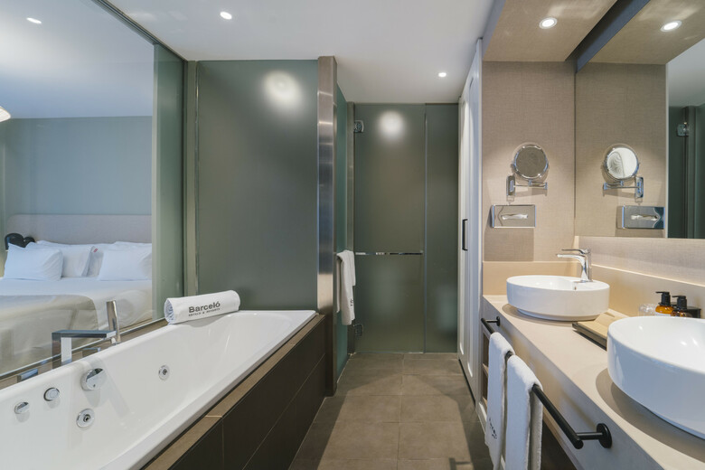 Hotel Barcel� Oviedo Cervantes