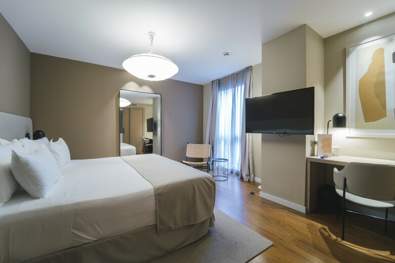 Hotel Barcel� Oviedo Cervantes