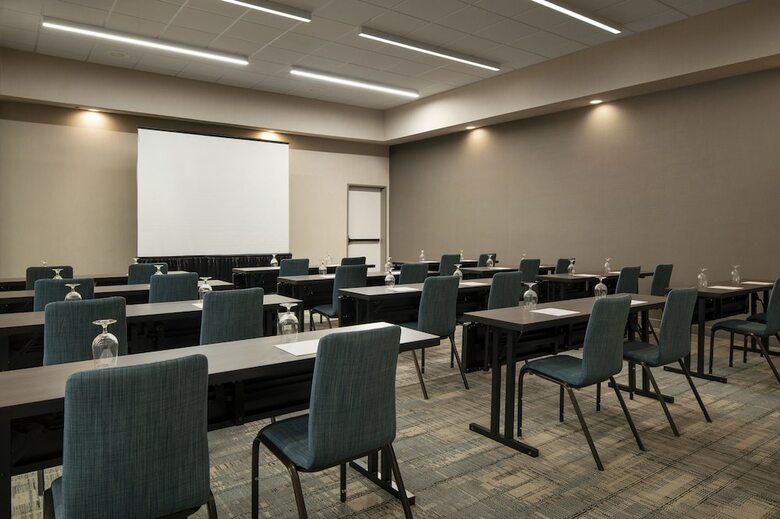 Hotel Four Points By Sheraton Tucson Airport