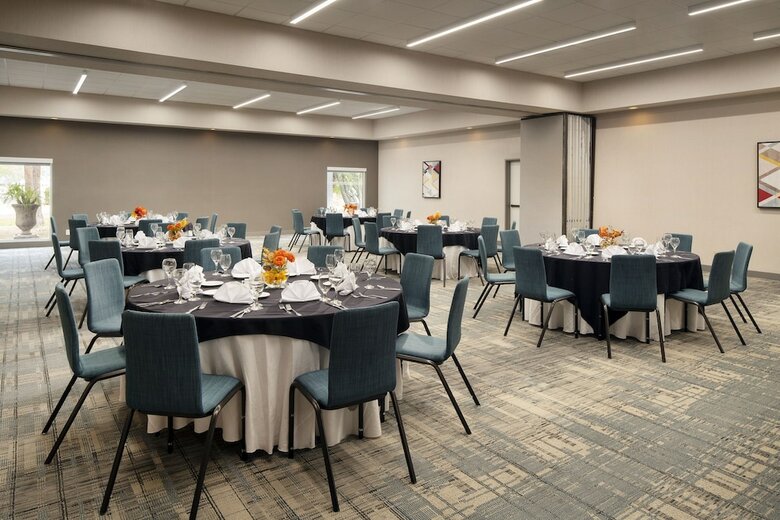 Hotel Four Points By Sheraton Tucson Airport