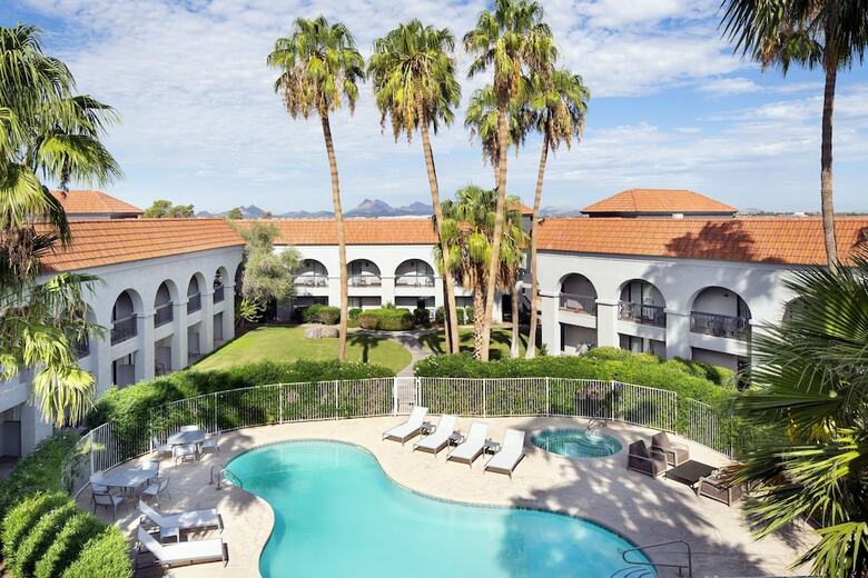 Hotel Four Points By Sheraton Tucson Airport