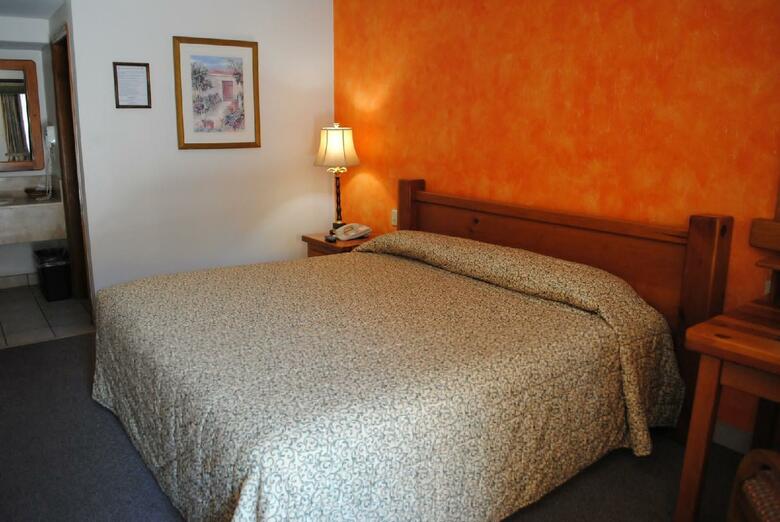Hotel Suites El Paseo