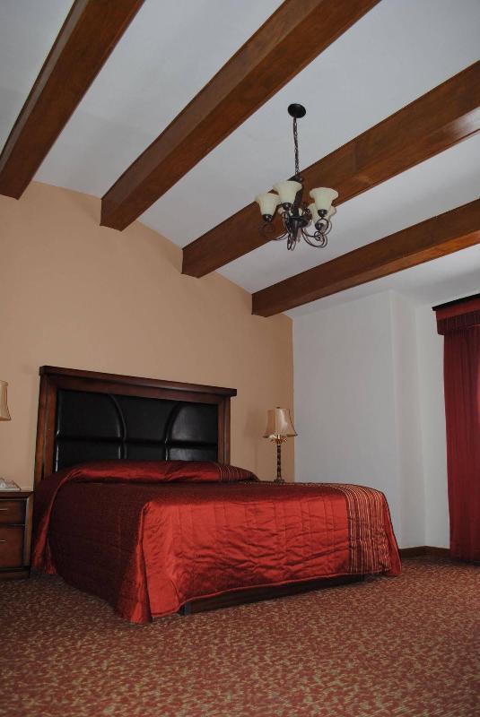 Hotel Suites El Paseo