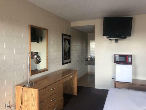 Lazy 8 Motel