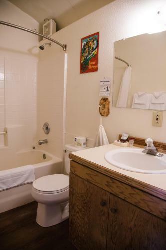 The Canyon Motel & Rv Park