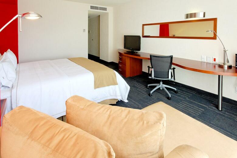 Hotel Holiday Inn Express Guadalajara Expo