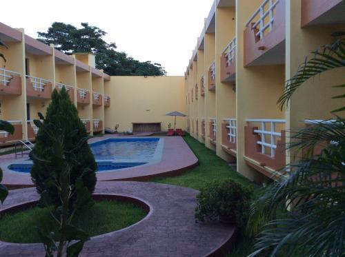 Hotel La Media Luna Inn