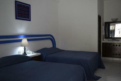 Hotel Plaza Almendros